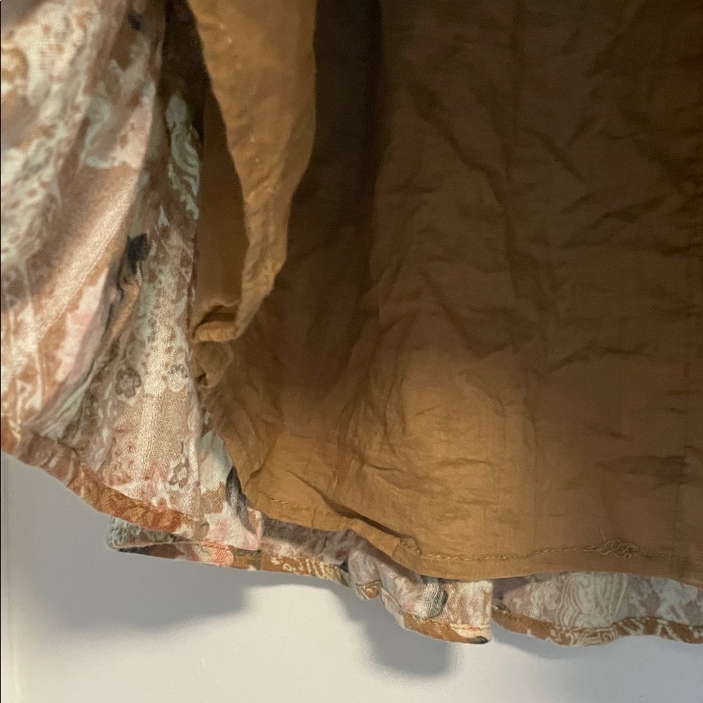 American Eagle Outfitters Floral Tiered Ruffle Mini Skirt in Tan and Cream - Picture 9 of 9
